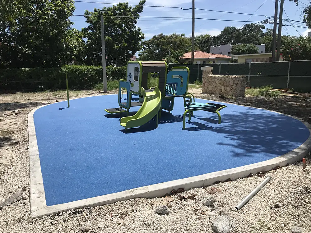 Commercial playground pebbleflex